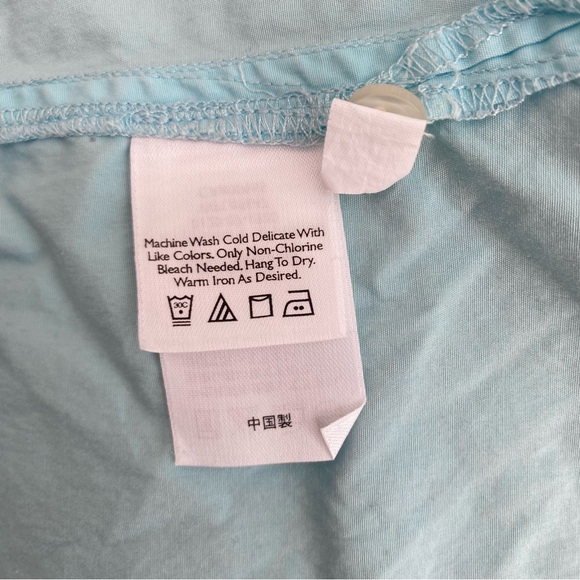 Eddie Bauer Large Light Blue Button Up Shirt with Buttoned Cuffs - Picture 5 of 7